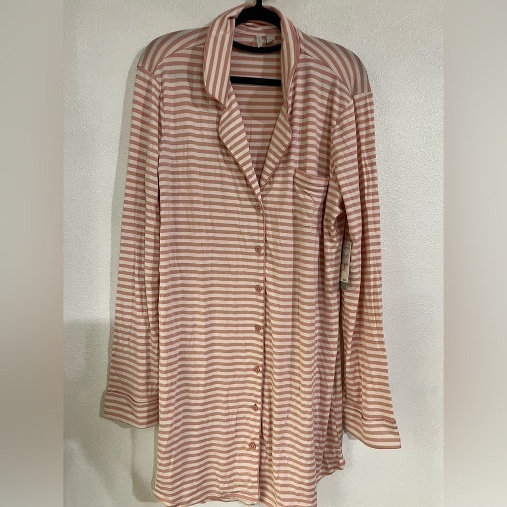 Nordstrom‘s sleepwear tunic, long sleeve size L NWT pink stripe soft comfort